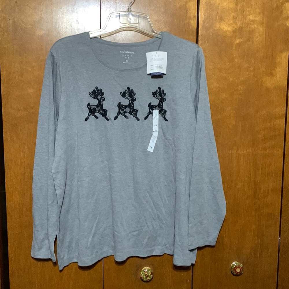 🆕 CROFT & BARROW - CLASSIC TEE (2X) NWT! Black , Lace Reindeer across Front.